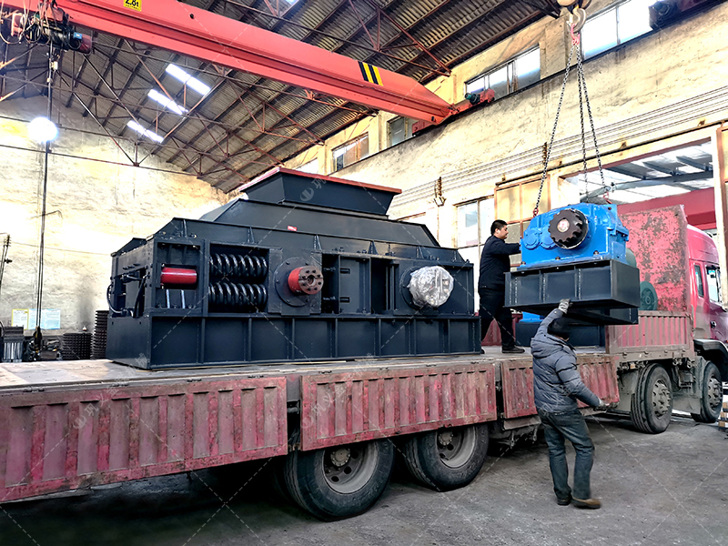 花崗巖對輥破碎機(jī)出料粒度多少？產(chǎn)量多大？