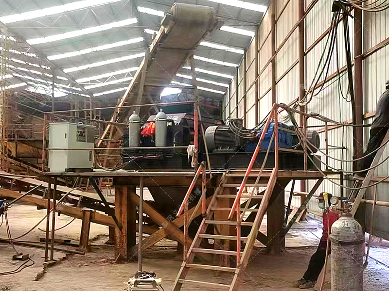 花崗巖液壓對輥破碎機多少錢？有沒有好的廠家推薦？