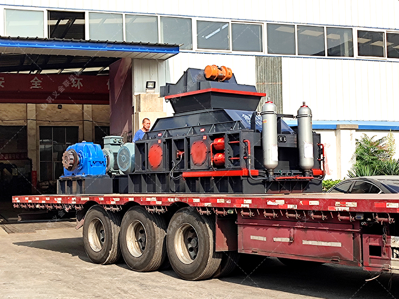 制砂用什么設(shè)備效果好？這款全自動數(shù)控對輥制砂機(jī)很不錯