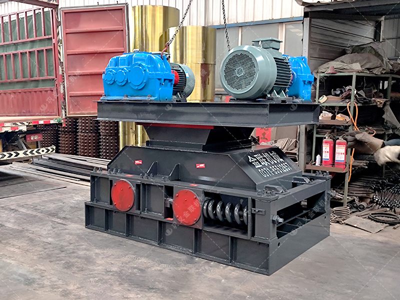 為什么越來越多的工程選擇雙齒輥破碎機(jī)處理水泥路面？